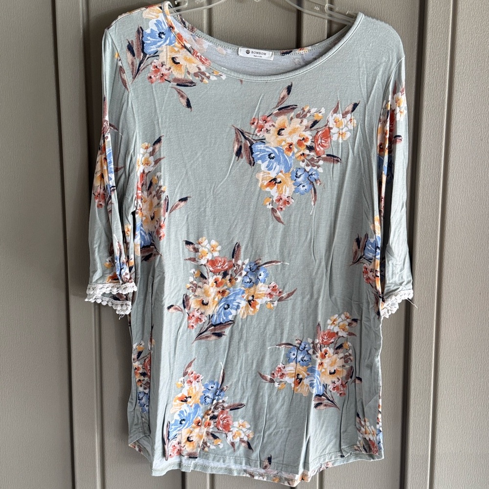 Bombom Floral Print Blouse size Medium
